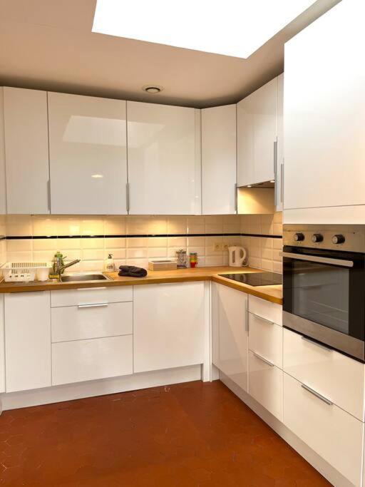 Appartement A Pied Du Centre Avec Place De Parking Arles Exteriör bild